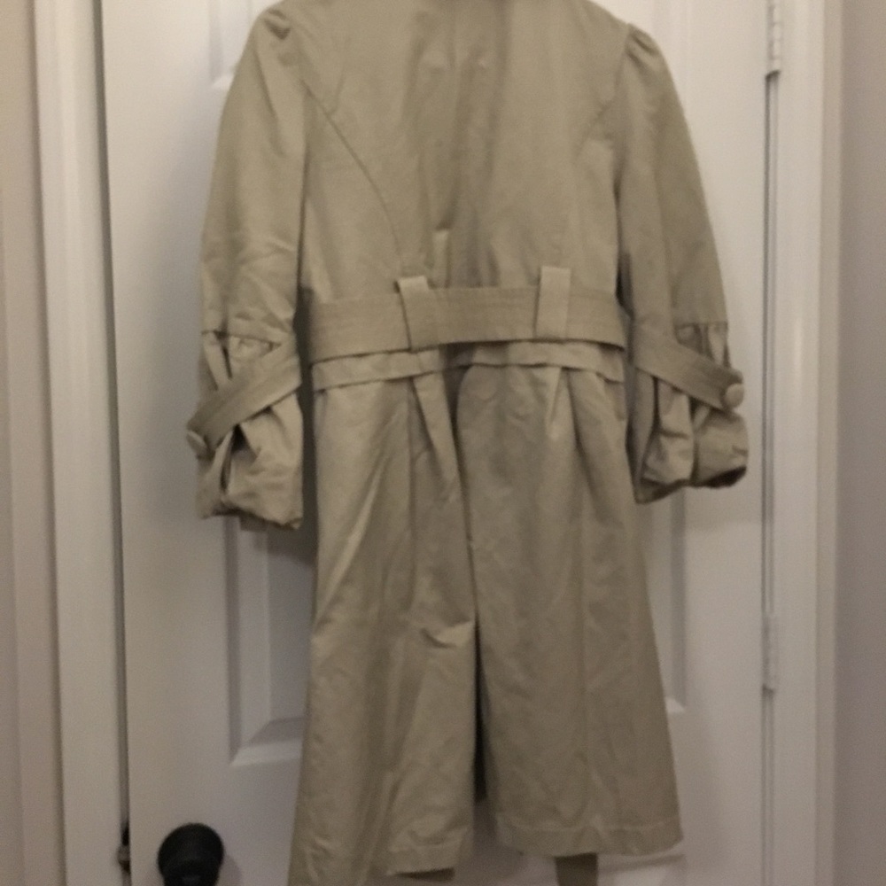 Neslay Jacket - Picture 2 of 7